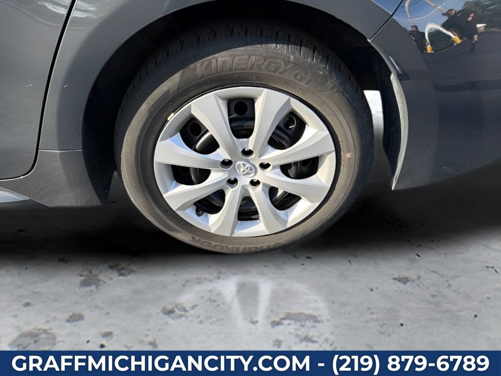 Used 2025 Toyota Corolla LE FWD image 25