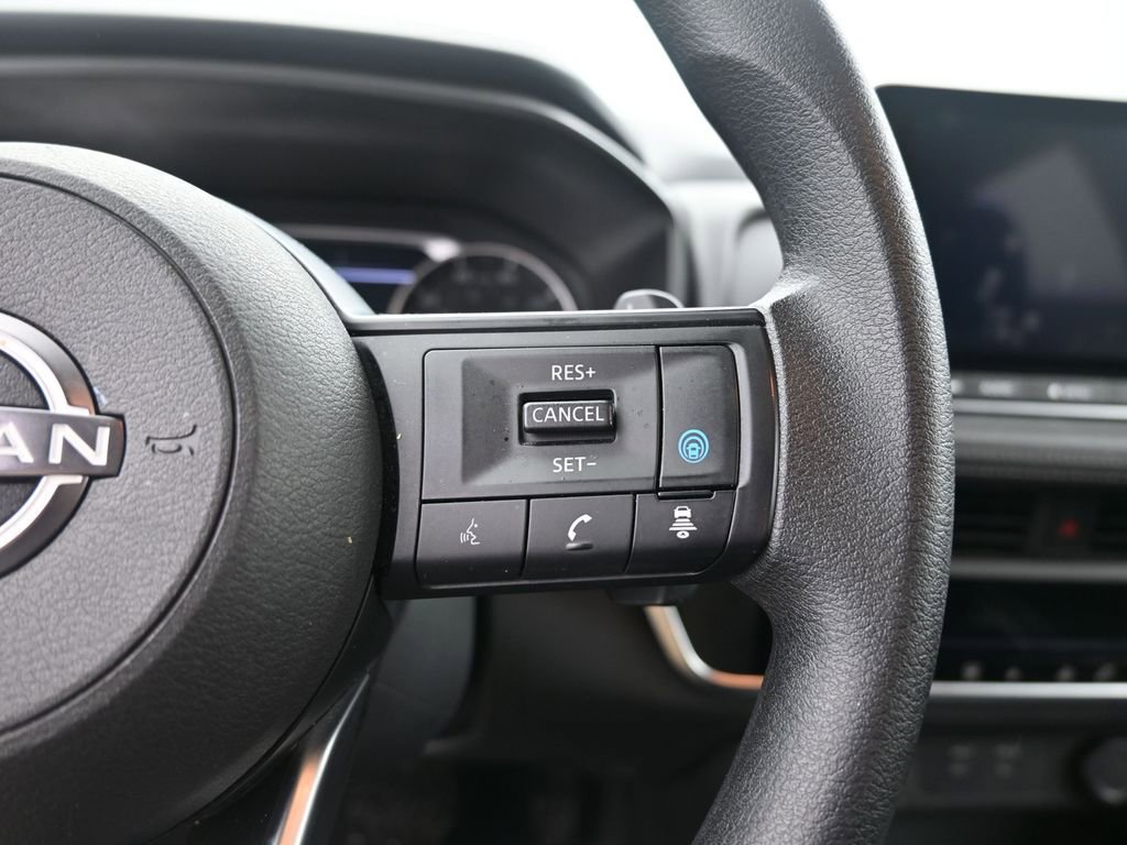 Used 2024 Nissan Rogue SV image 23