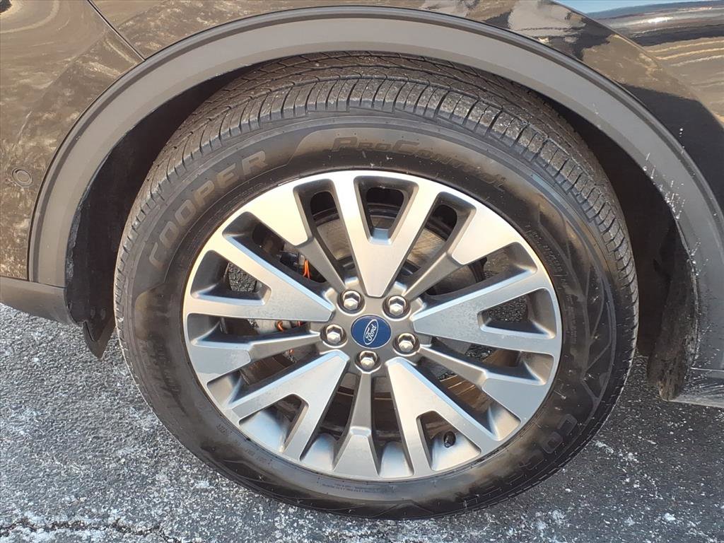 Used 2021 Ford Escape Titanium image 32