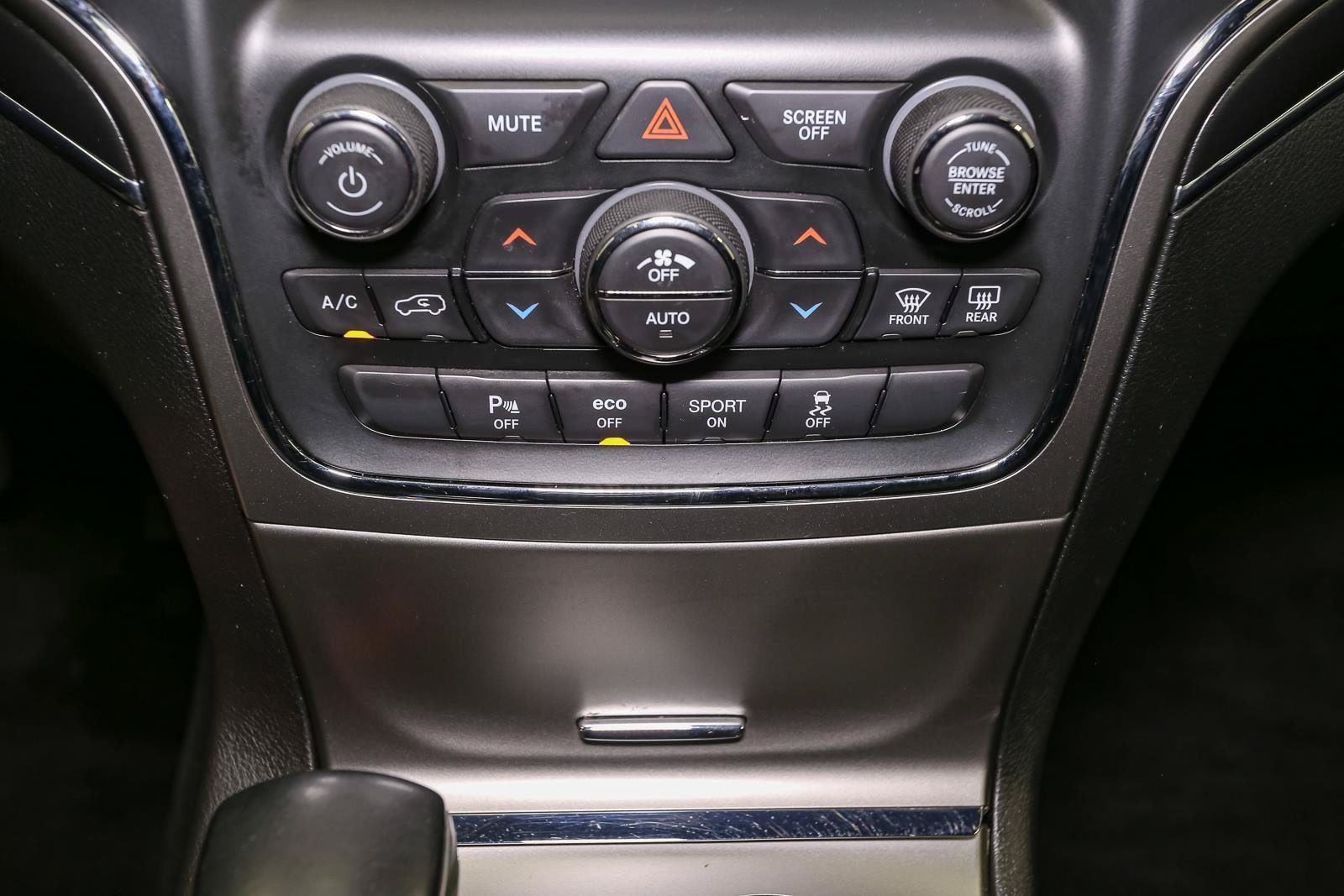 Used 2018 Jeep Grand Cherokee Trailhawk w/ Trailhawk Luxury Group AWD/4WD image 41