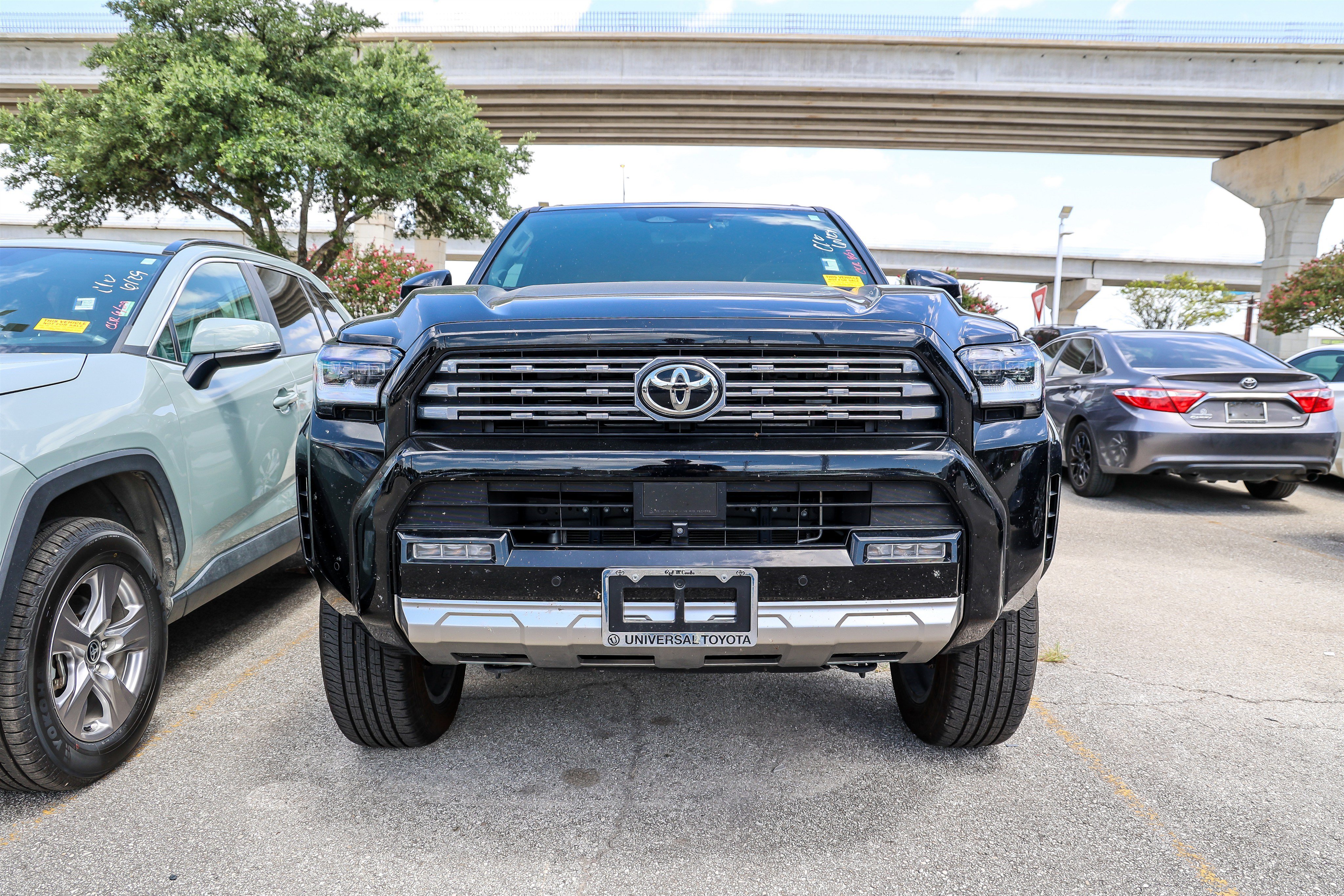 Used 2025 Toyota 4Runner Limited AWD/4WD image 4