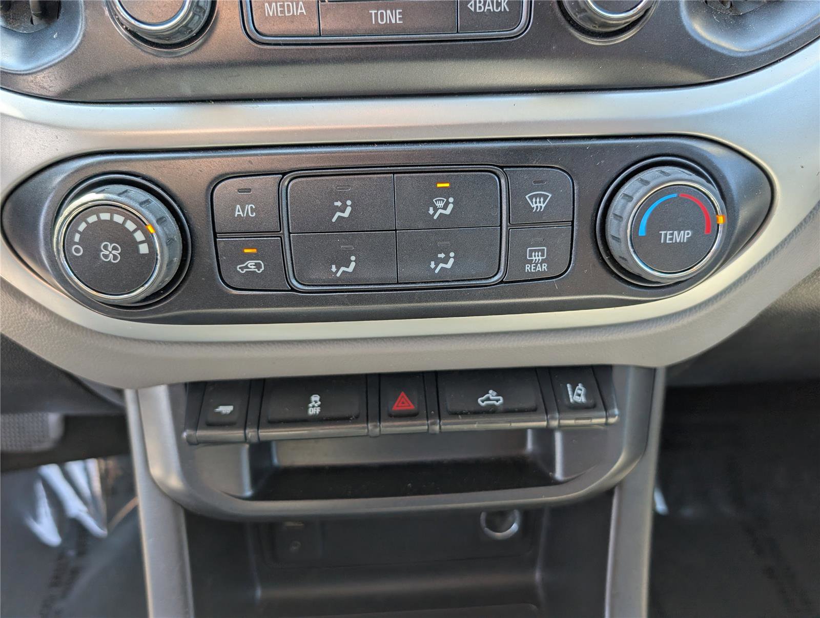 Used 2018 Chevrolet Colorado LT w/ LT Convenience Package AWD/4WD image 24