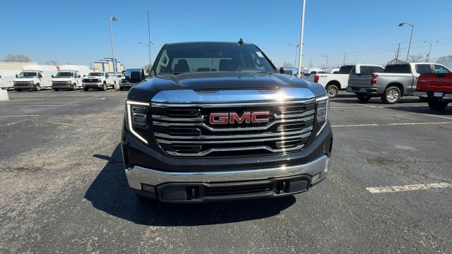 Used 2022 GMC Sierra 1500 SLT w/ Max Trailering Package AWD/4WD image 3