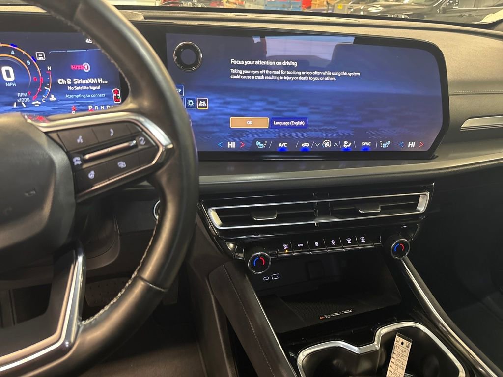 Used 2024 Chevrolet Traverse LT image 17