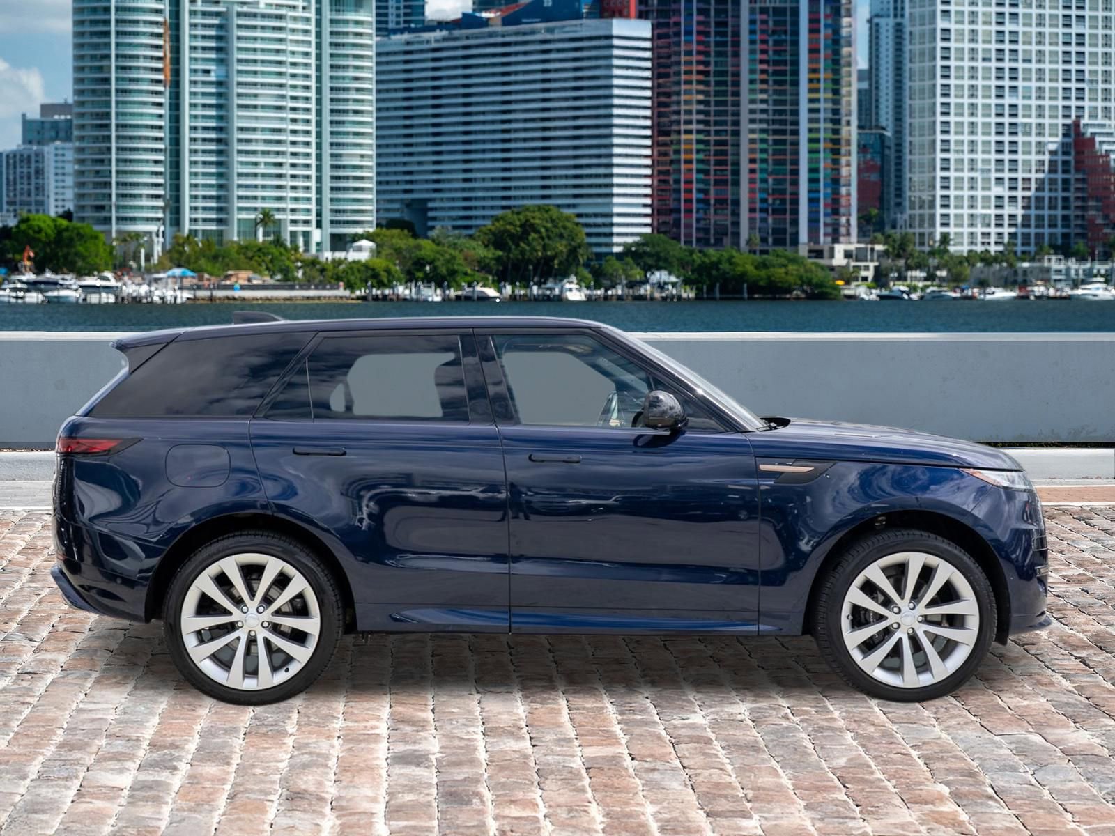 Used 2023 Land Rover Range Rover Sport SE Dynamic AWD/4WD image 4