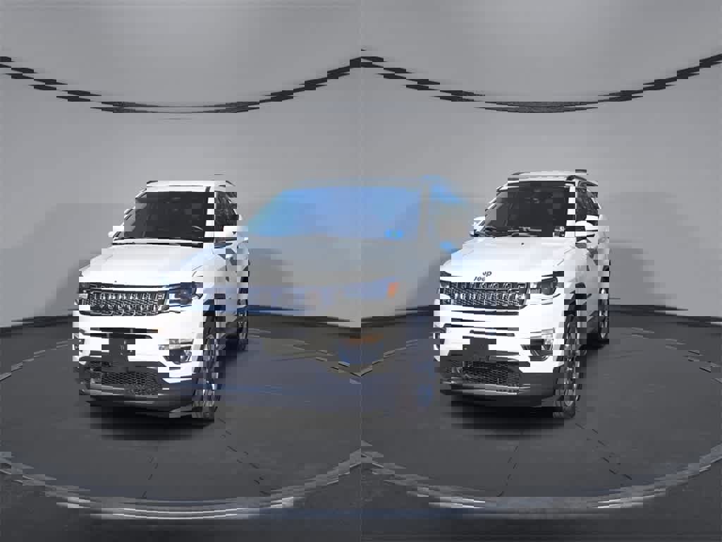 Used 2018 Jeep Compass Limited w/ Navigation Group image 3