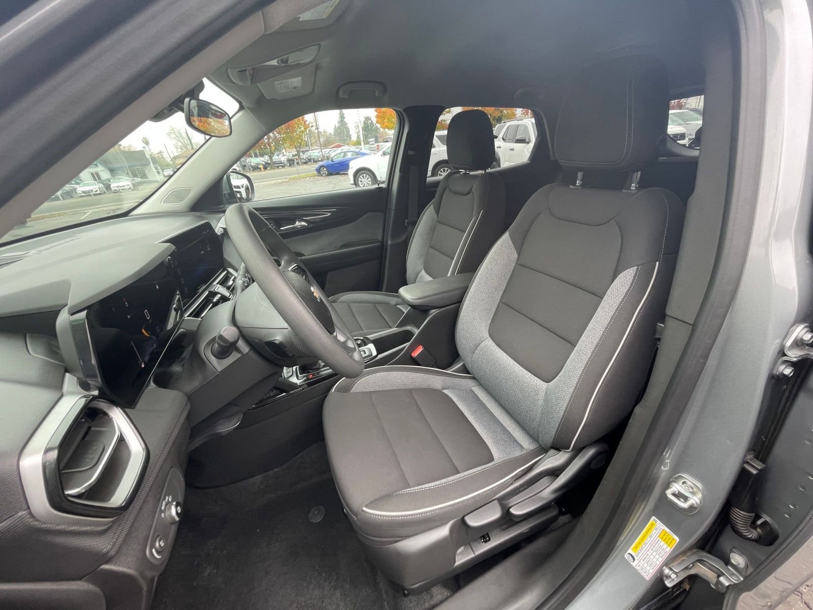 Used 2025 Chevrolet TrailBlazer LT image 34