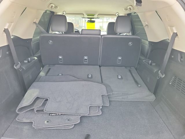 Used 2025 Nissan Pathfinder SL AWD/4WD image 8