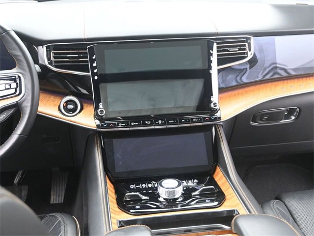 Used 2024 Jeep Grand Wagoneer L Series III image 27