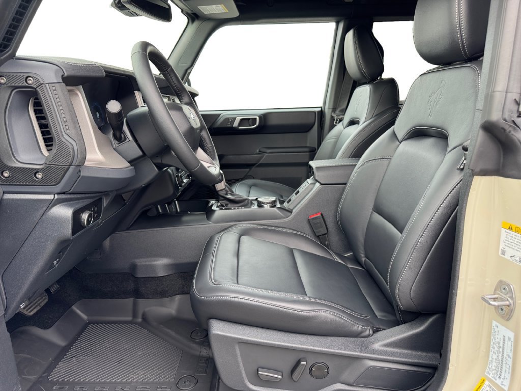 Used 2025 Ford Bronco Outer Banks w/ Sasquatch Package AWD/4WD image 9