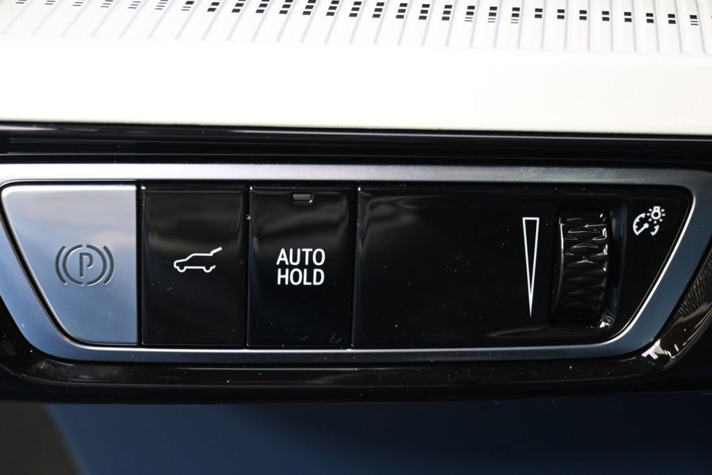 New 2026 Cadillac Optiq Luxury 2 w/ LPO, Floor Liner Package AWD/4WD image 24