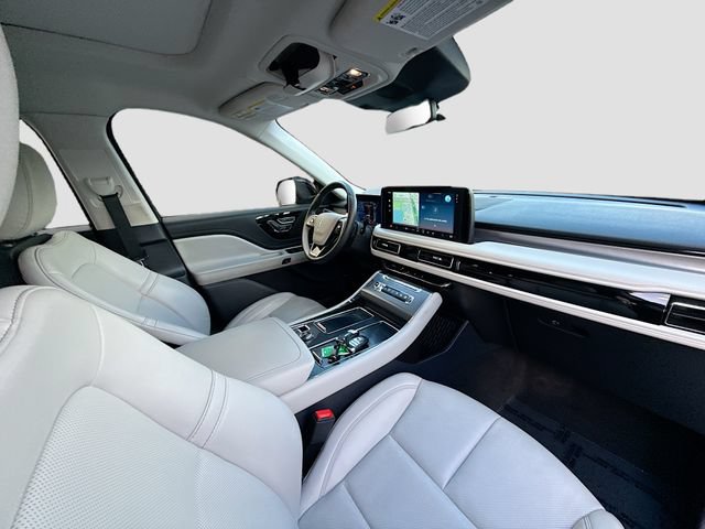 Used 2025 Lincoln Aviator 2WD image 28