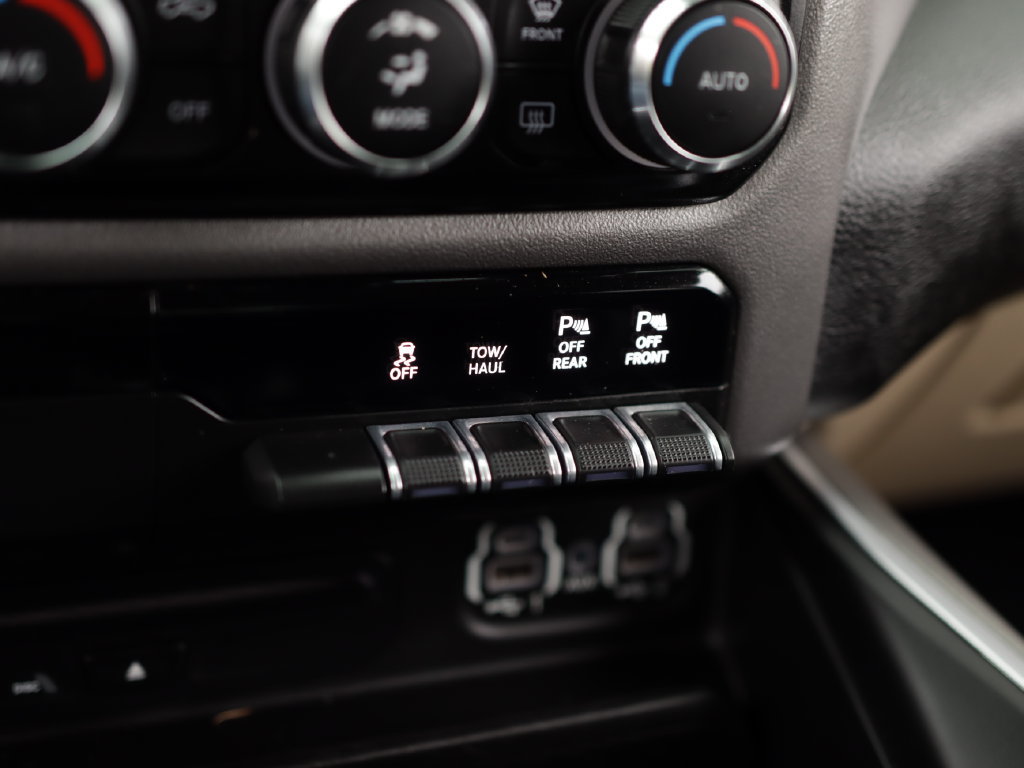 Used 2019 RAM 1500 Big Horn AWD/4WD image 19