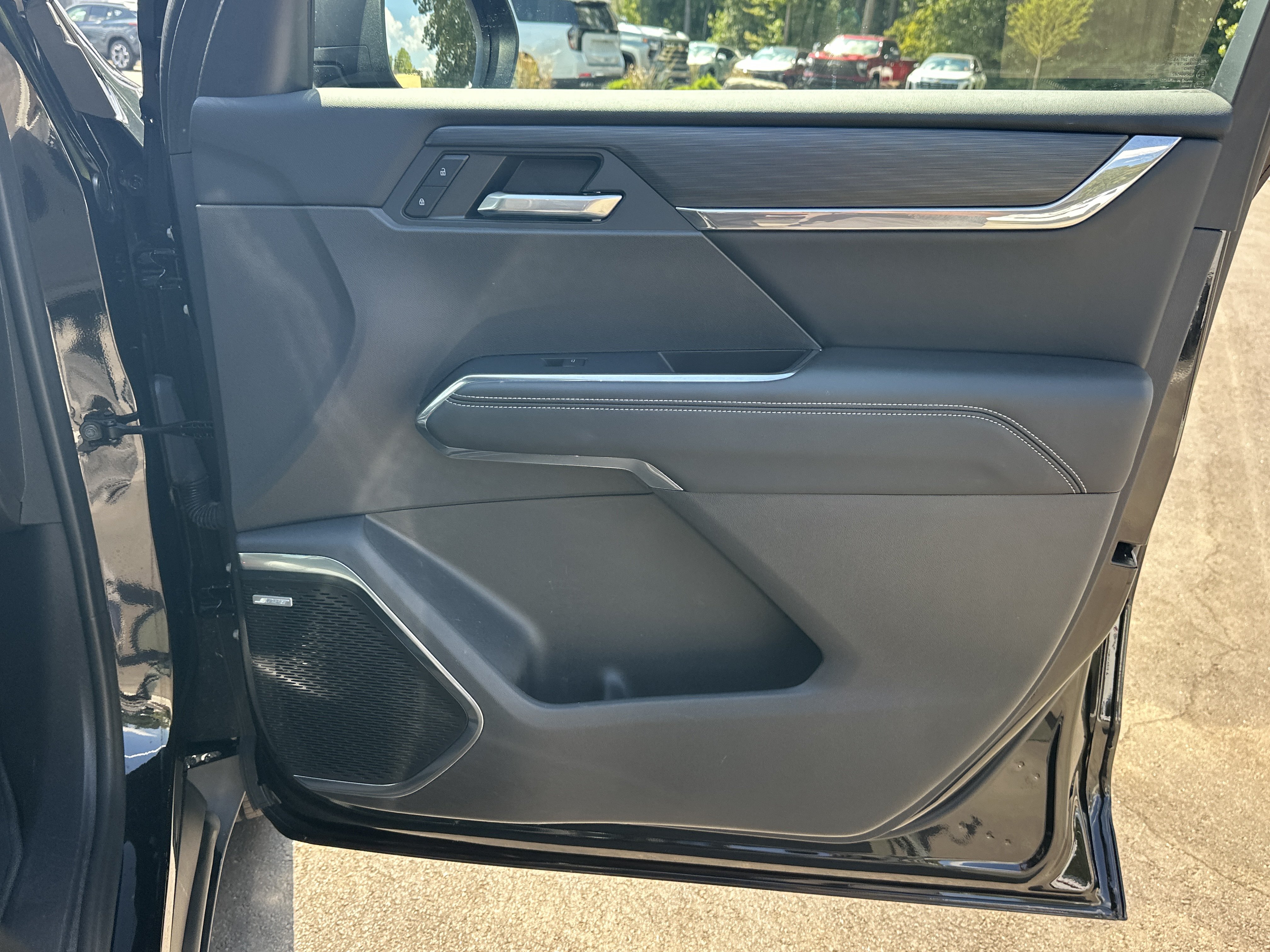 Used 2024 GMC Acadia Elevation FWD image 15