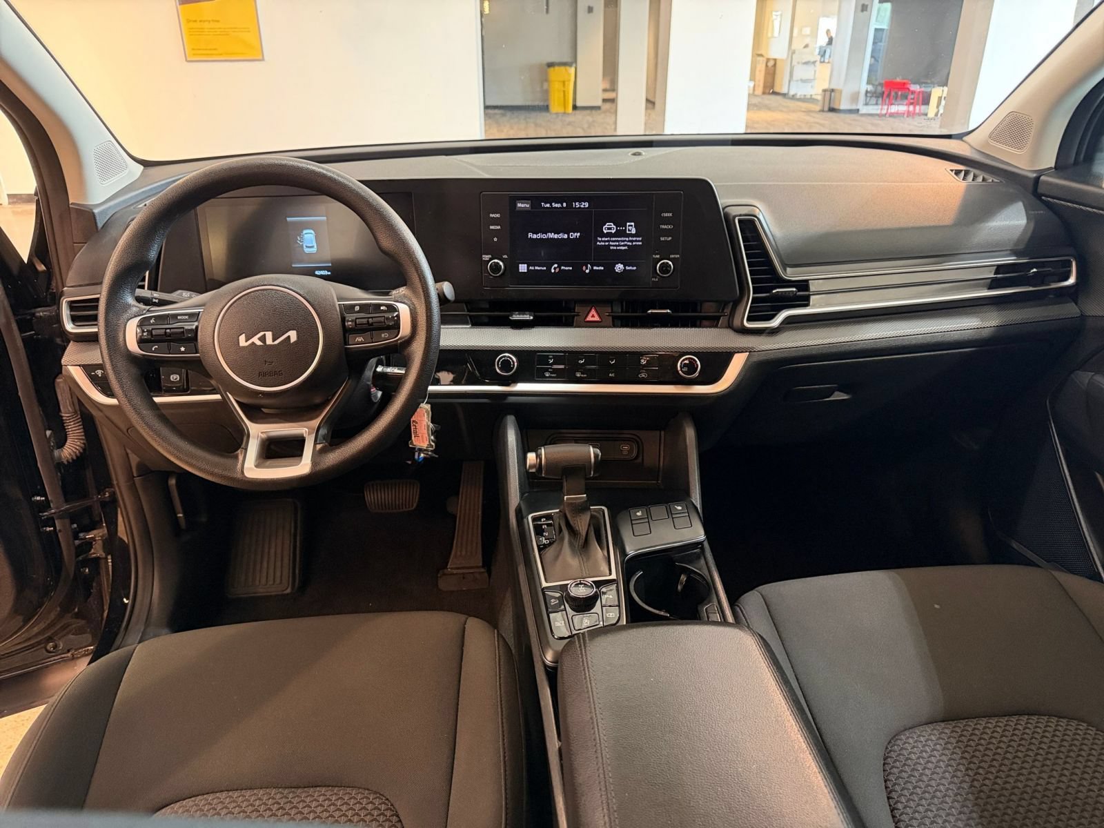 Used 2025 Kia Sportage LX AWD/4WD image 32