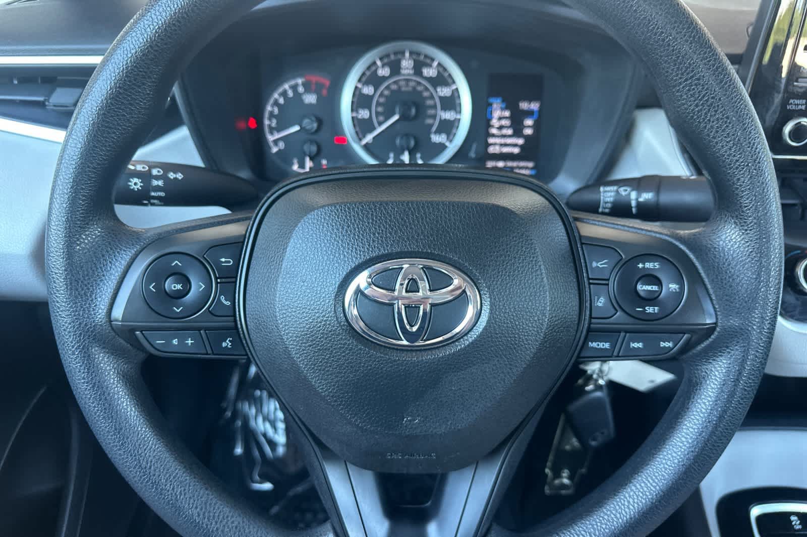 Used 2022 Toyota Corolla LE FWD image 21