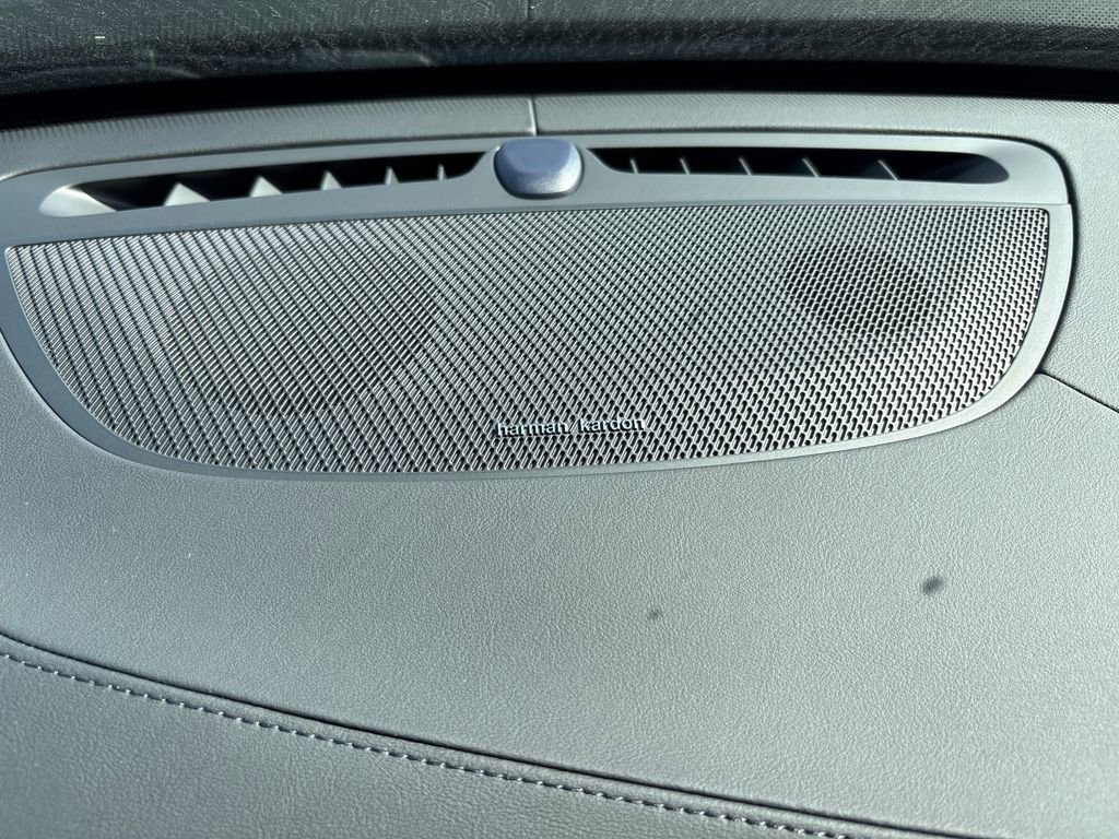 New 2026 Volvo XC90 B6 Plus w/ Protection Package Premier image 13