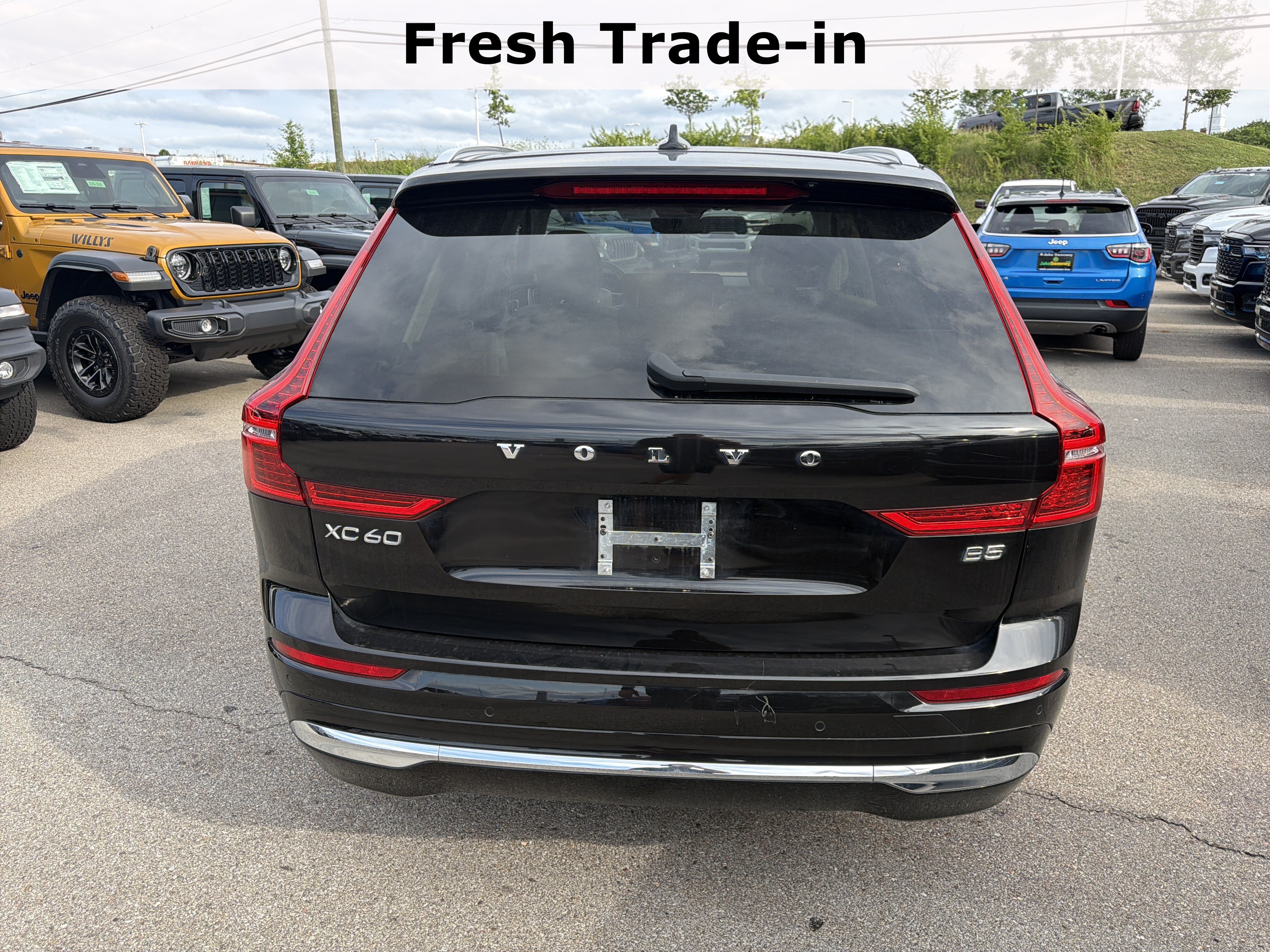 Used 2023 Volvo XC60 B5 Plus FWD image 9