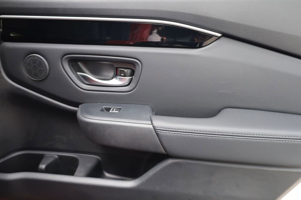 New 2025 Honda Pilot Touring image 31