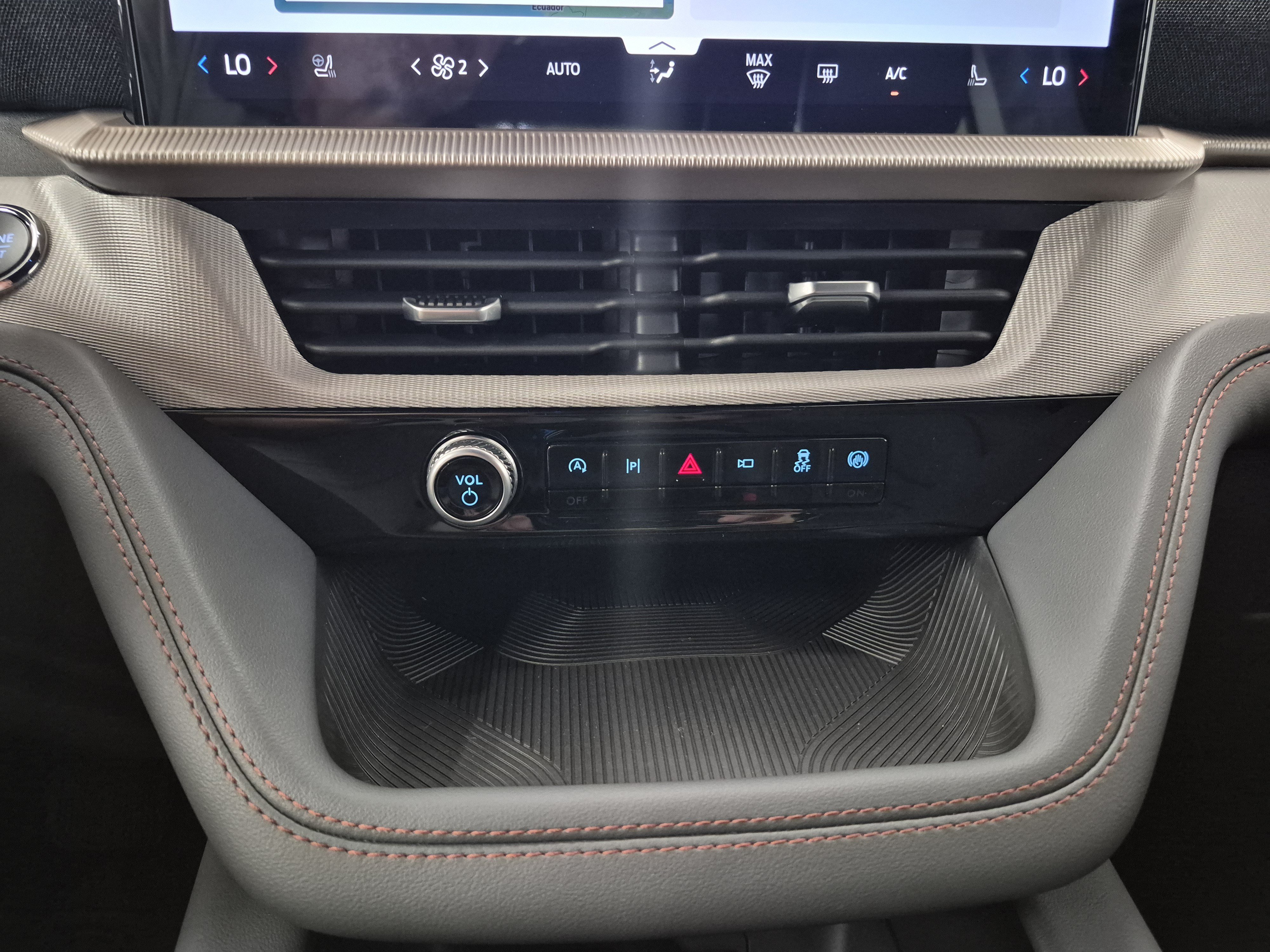 New 2027 Ford Explorer Active w/ Active Comfort Package RWD image 28