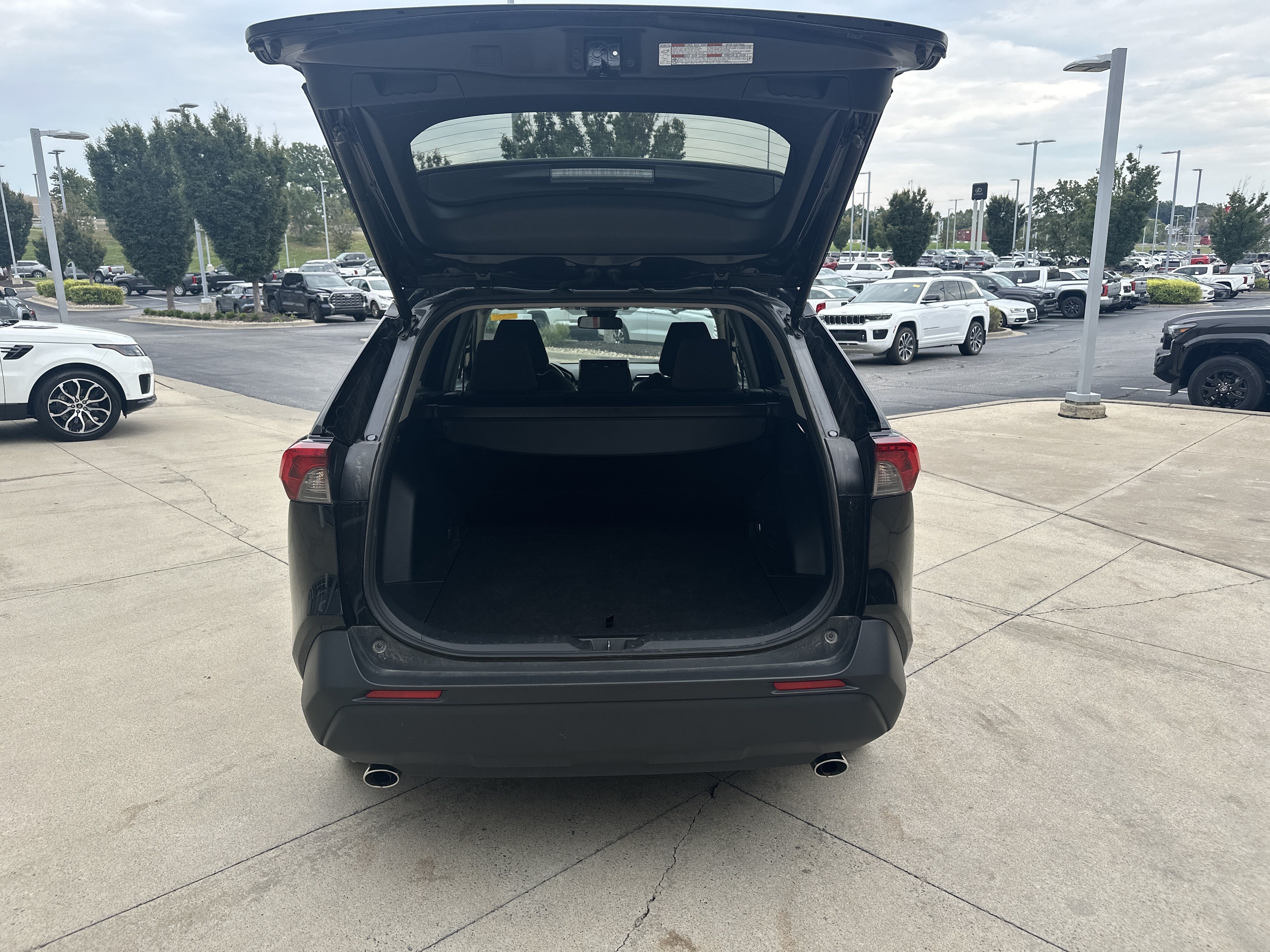 Used 2025 Toyota RAV4 XLE w/ Convenience Package AWD/4WD image 30