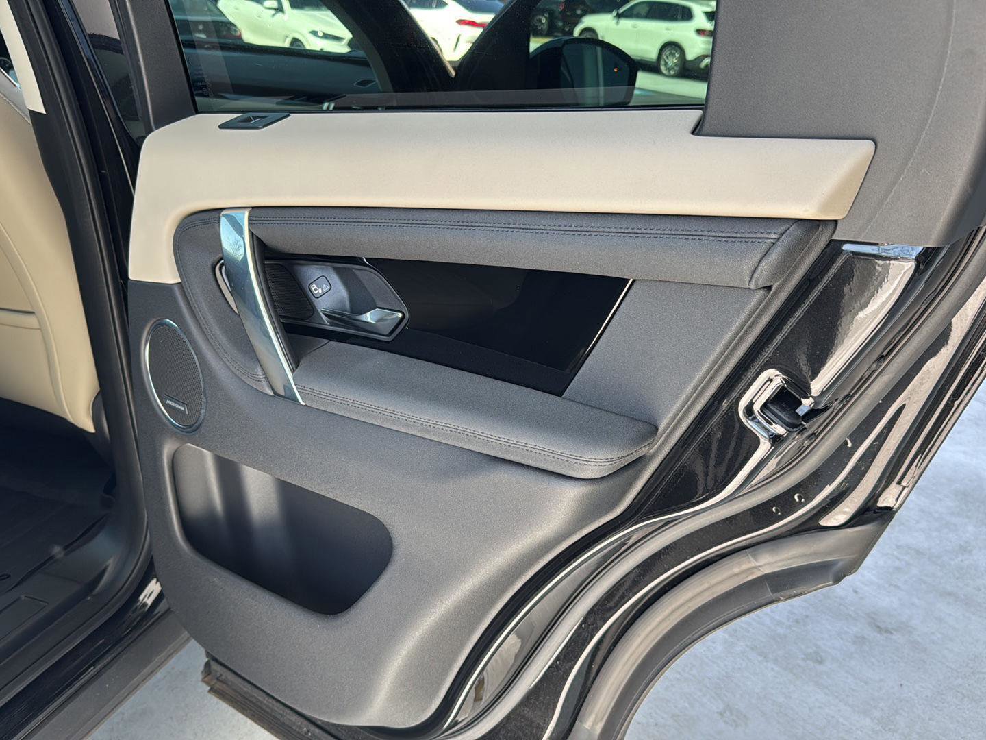 Used 2022 Land Rover Discovery Sport S image 13