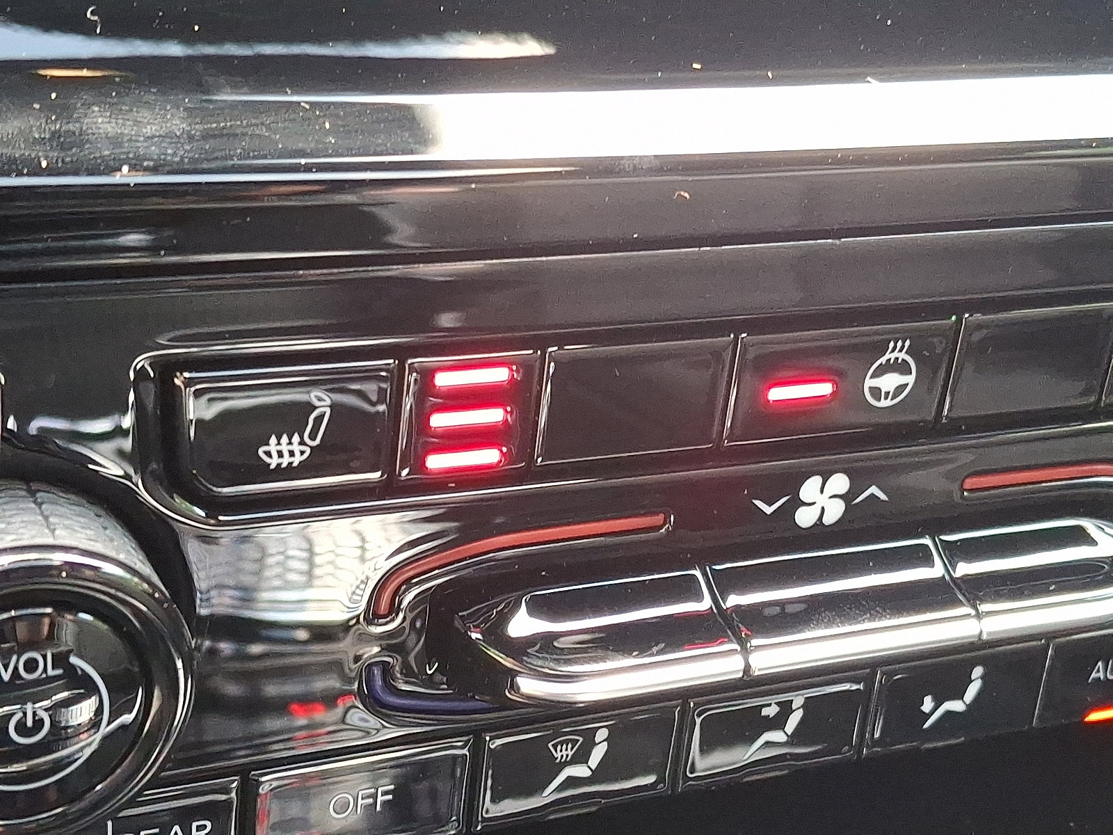 New 2025 Jeep Grand Cherokee L Altitude image 17