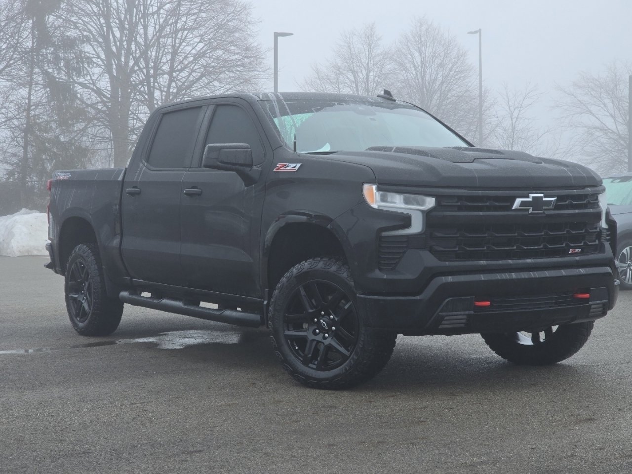 Used 2024 Chevrolet Silverado 1500 LT Trail Boss w/ Convenience Package II image 2