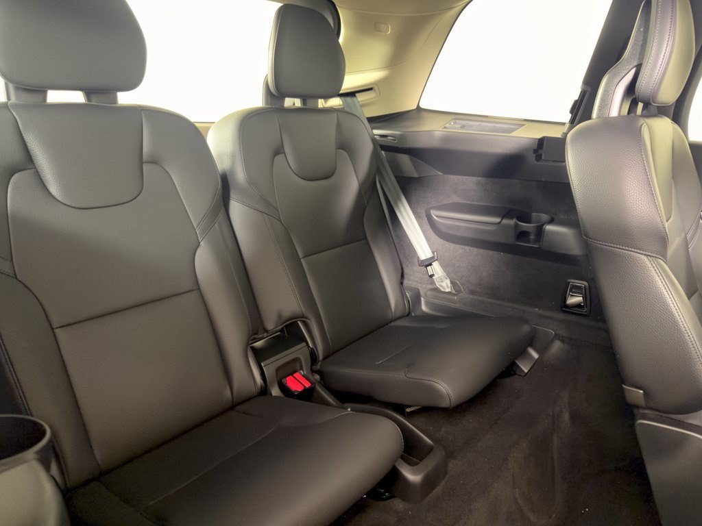Used 2022 Volvo XC90 T6 Momentum w/ Advanced Package AWD/4WD image 29