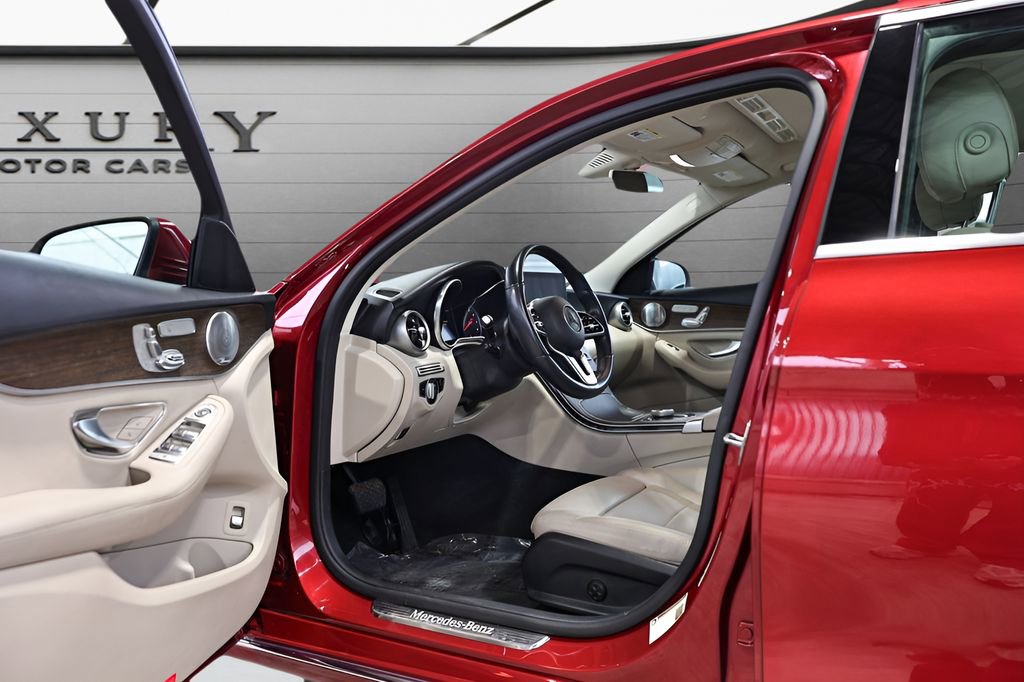 Used 2020 Mercedes-Benz C 300 4MATIC Sedan image 25