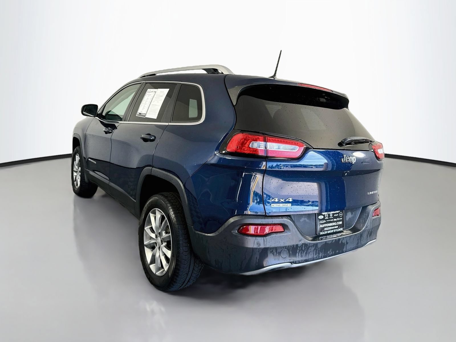 Used 2018 Jeep Cherokee Limited AWD/4WD image 5