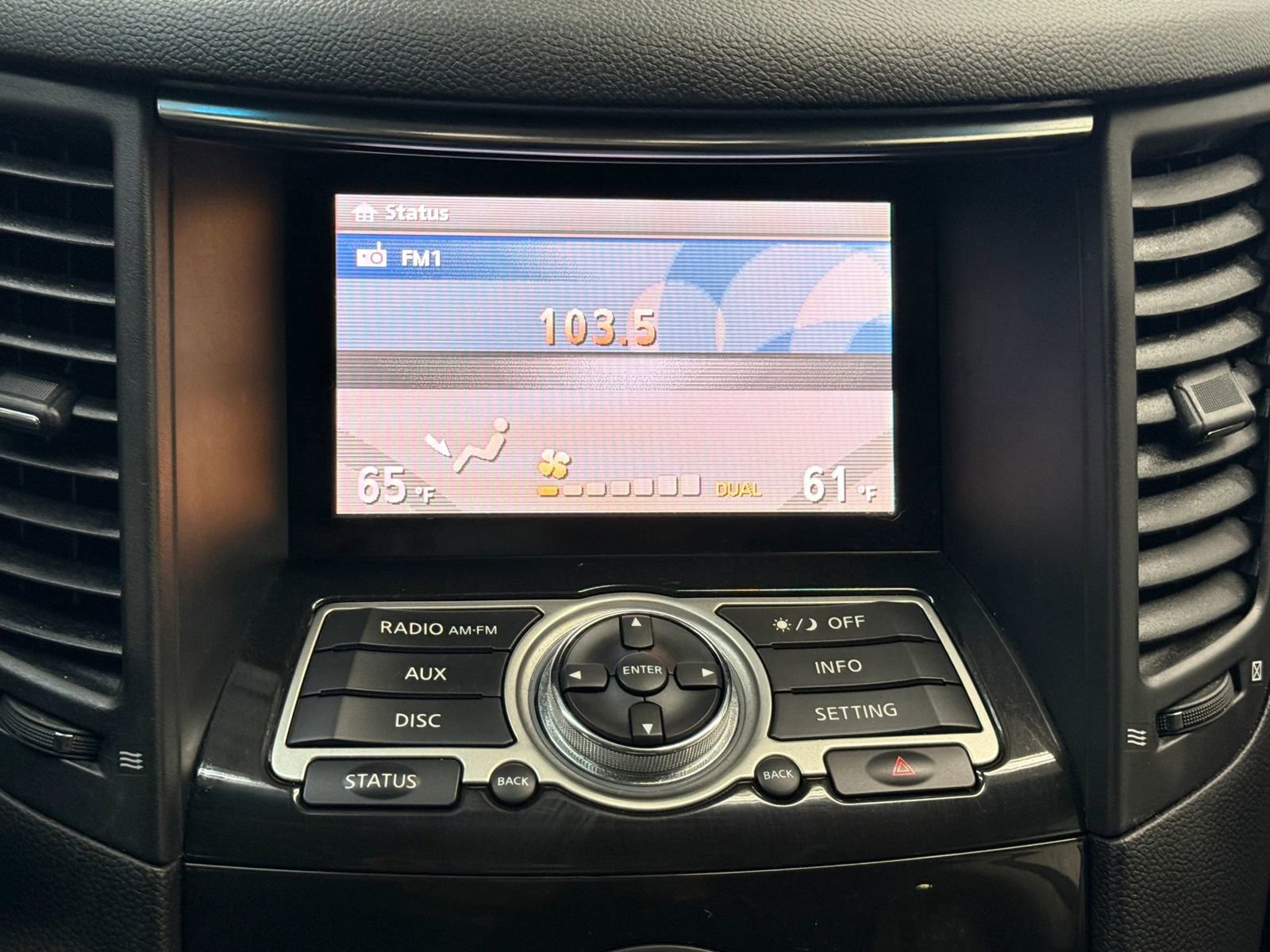 Used 2016 INFINITI QX70 3.7 image 32