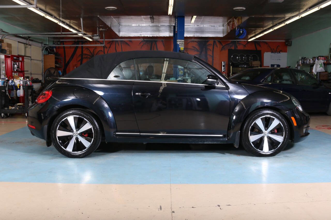 Used 2013 Volkswagen Beetle 2.0T image 2