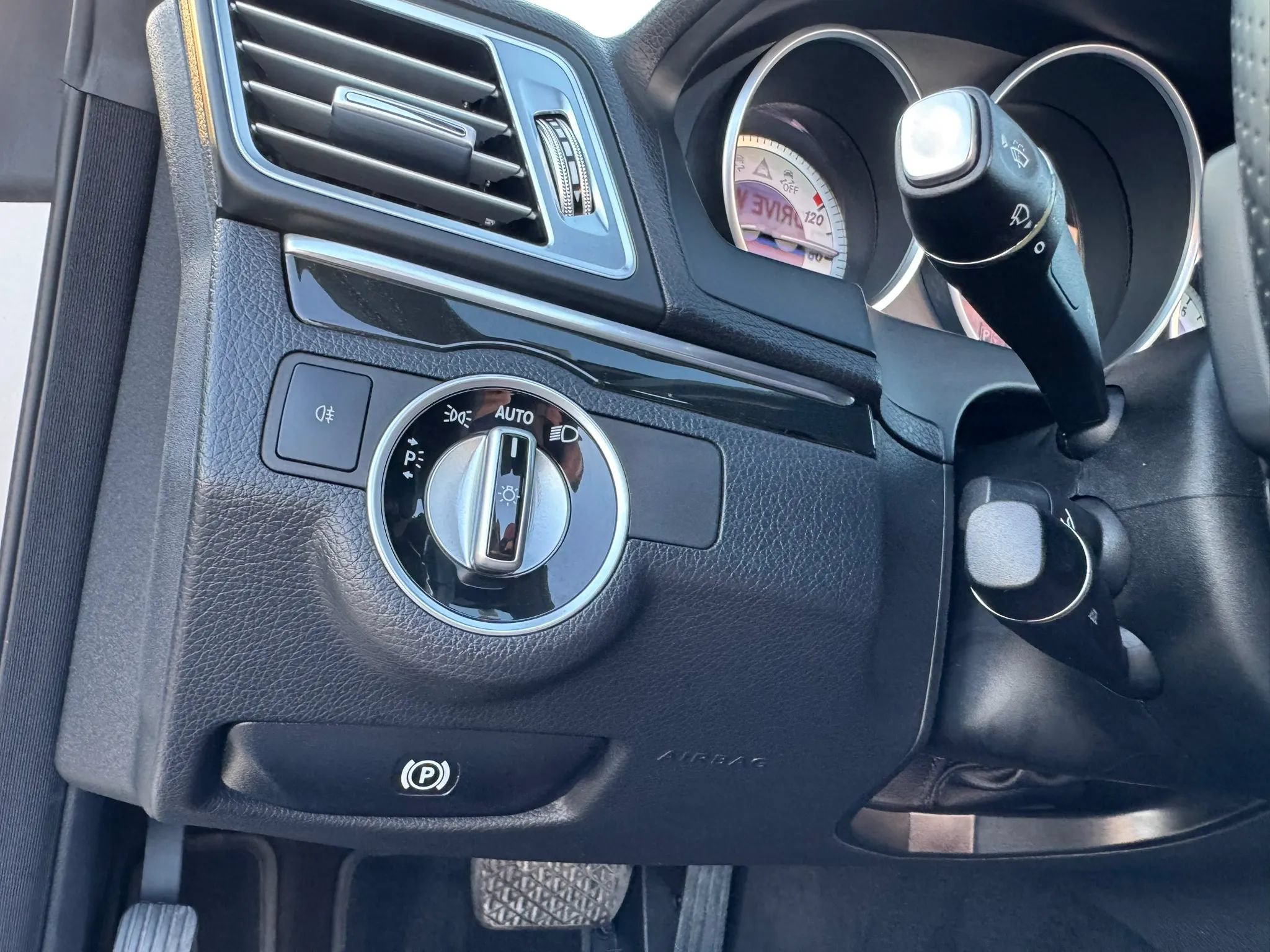 Used 2015 Mercedes-Benz E 400 Cabriolet image 28