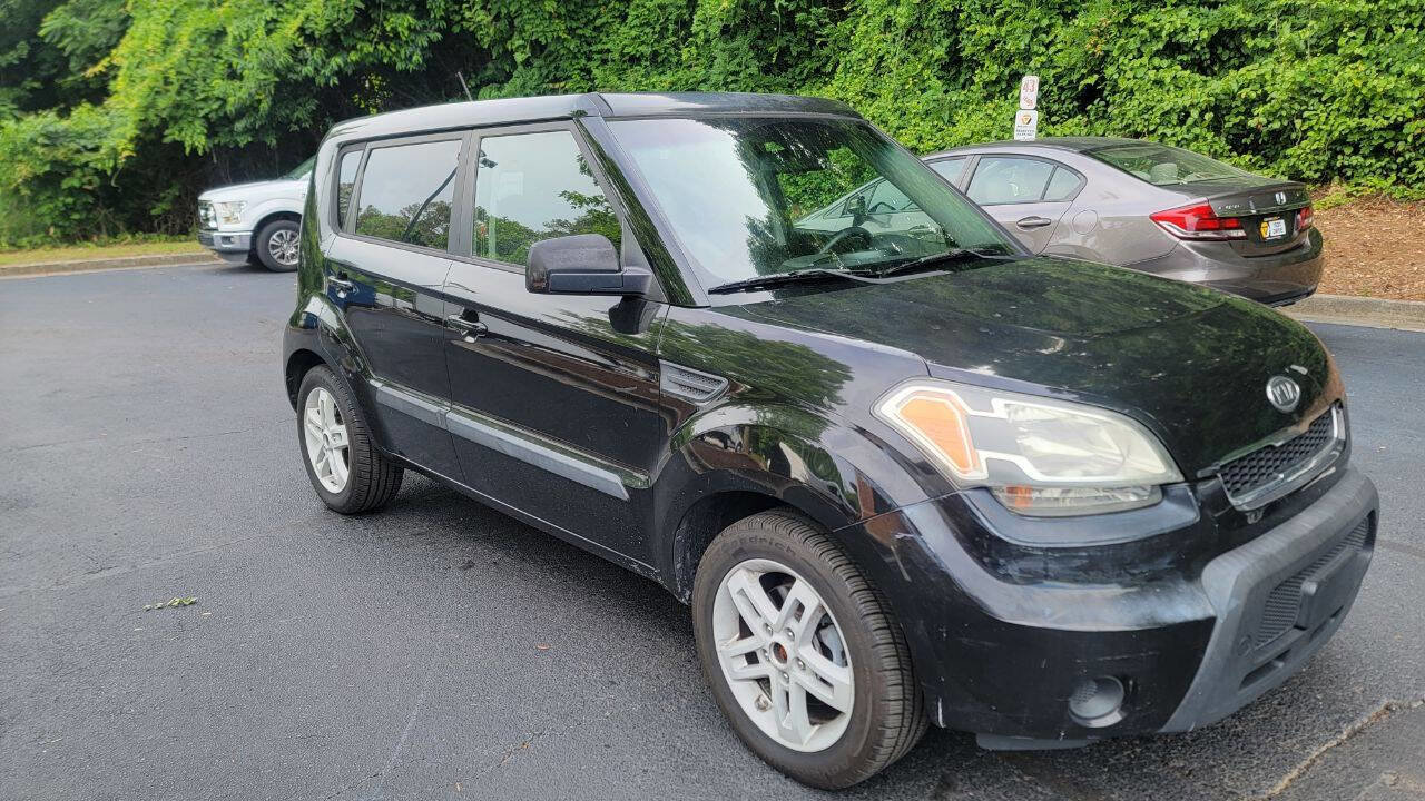 Used 2011 Kia Soul + FWD image 3