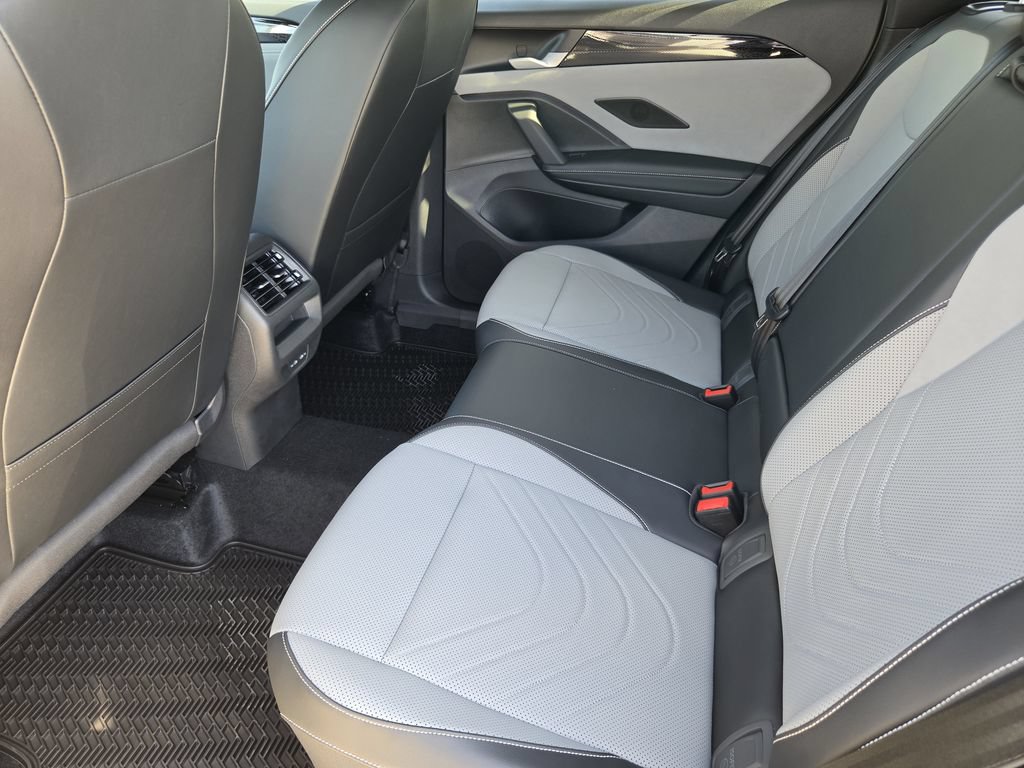 New 2026 Volkswagen Tiguan SE R-Line FWD image 26