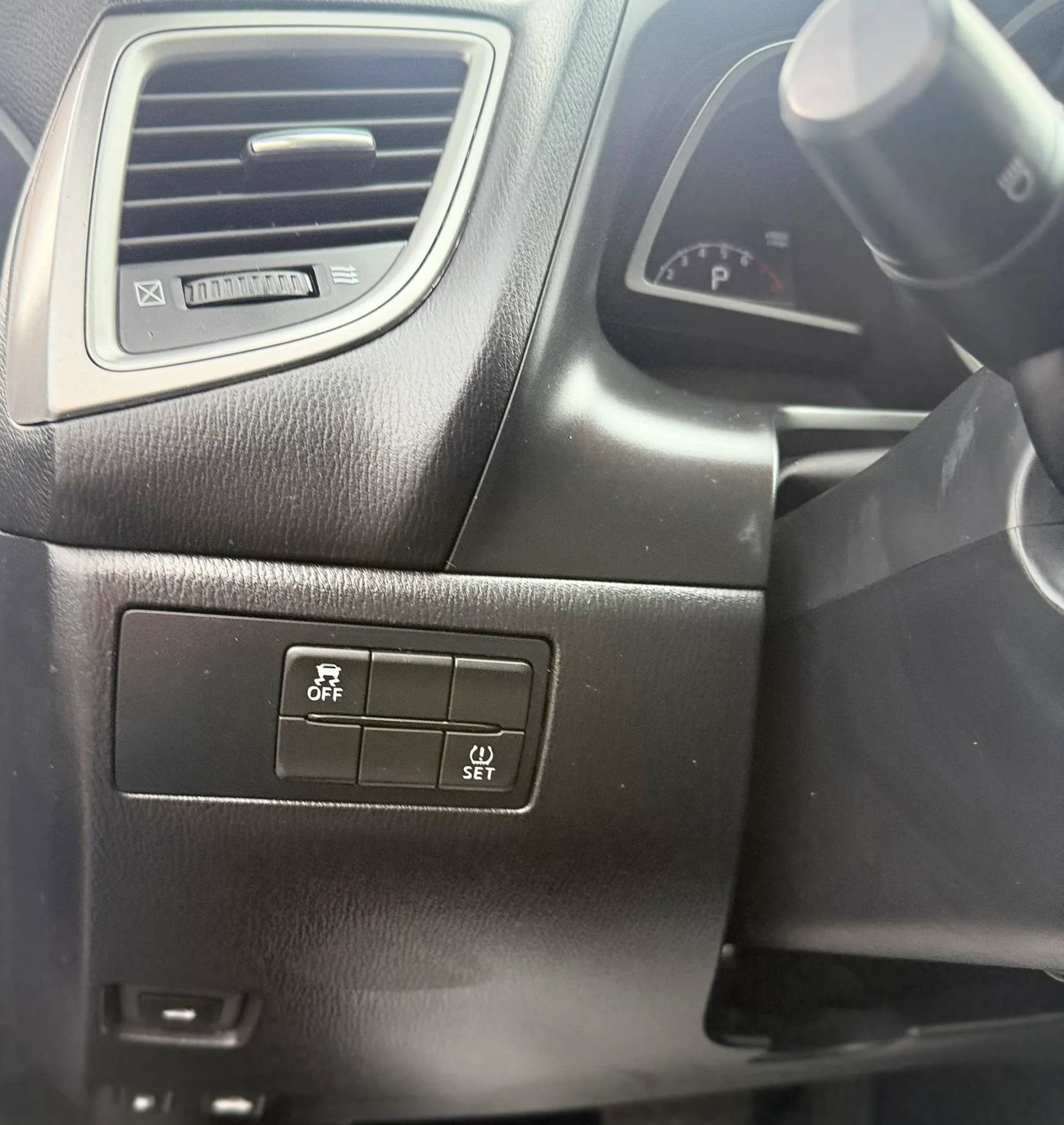 Used 2017 MAZDA MAZDA3 Touring FWD image 22
