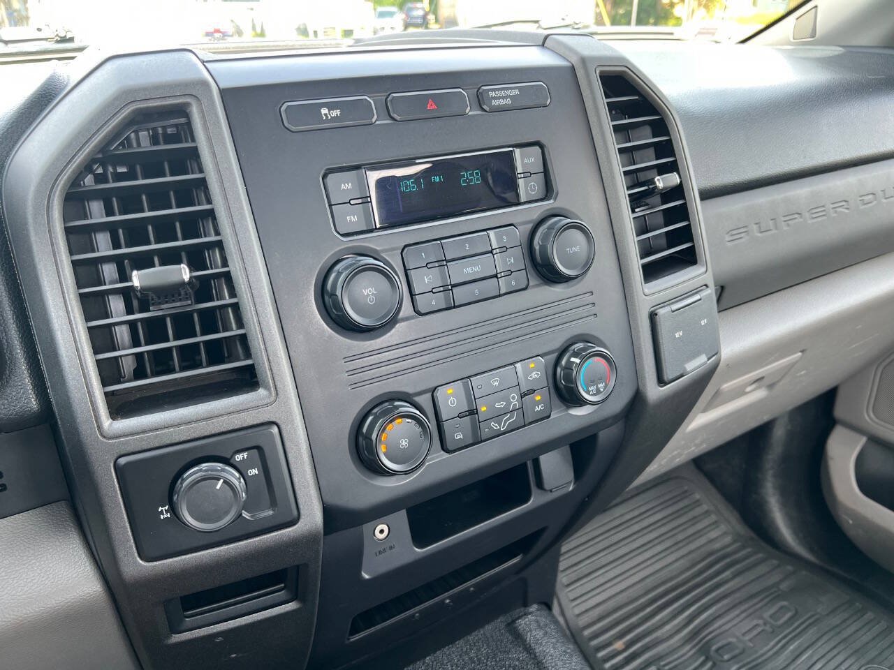 Used 2017 Ford F350 XL AWD/4WD image 11