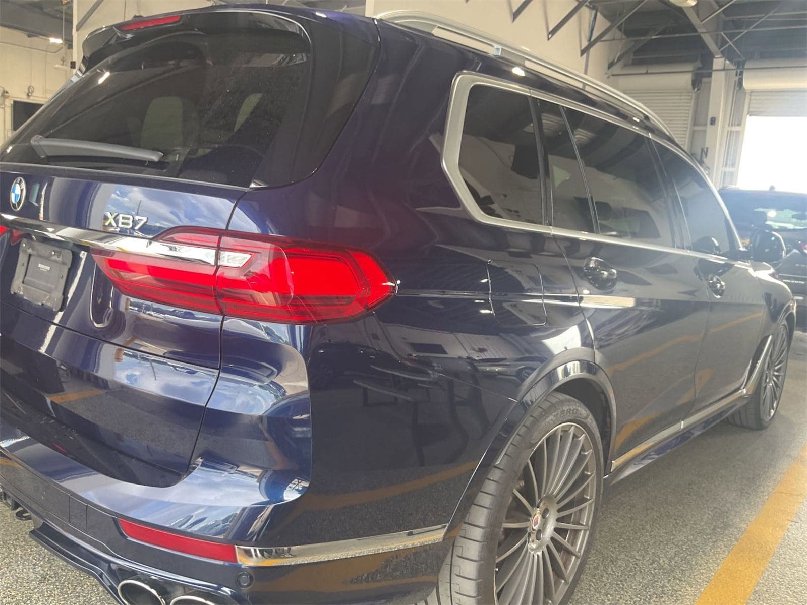 Used 2021 BMW ALPINA XB7 AWD/4WD image 10