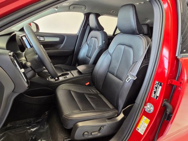 Used 2023 Volvo XC40 B5 Core AWD/4WD image 7