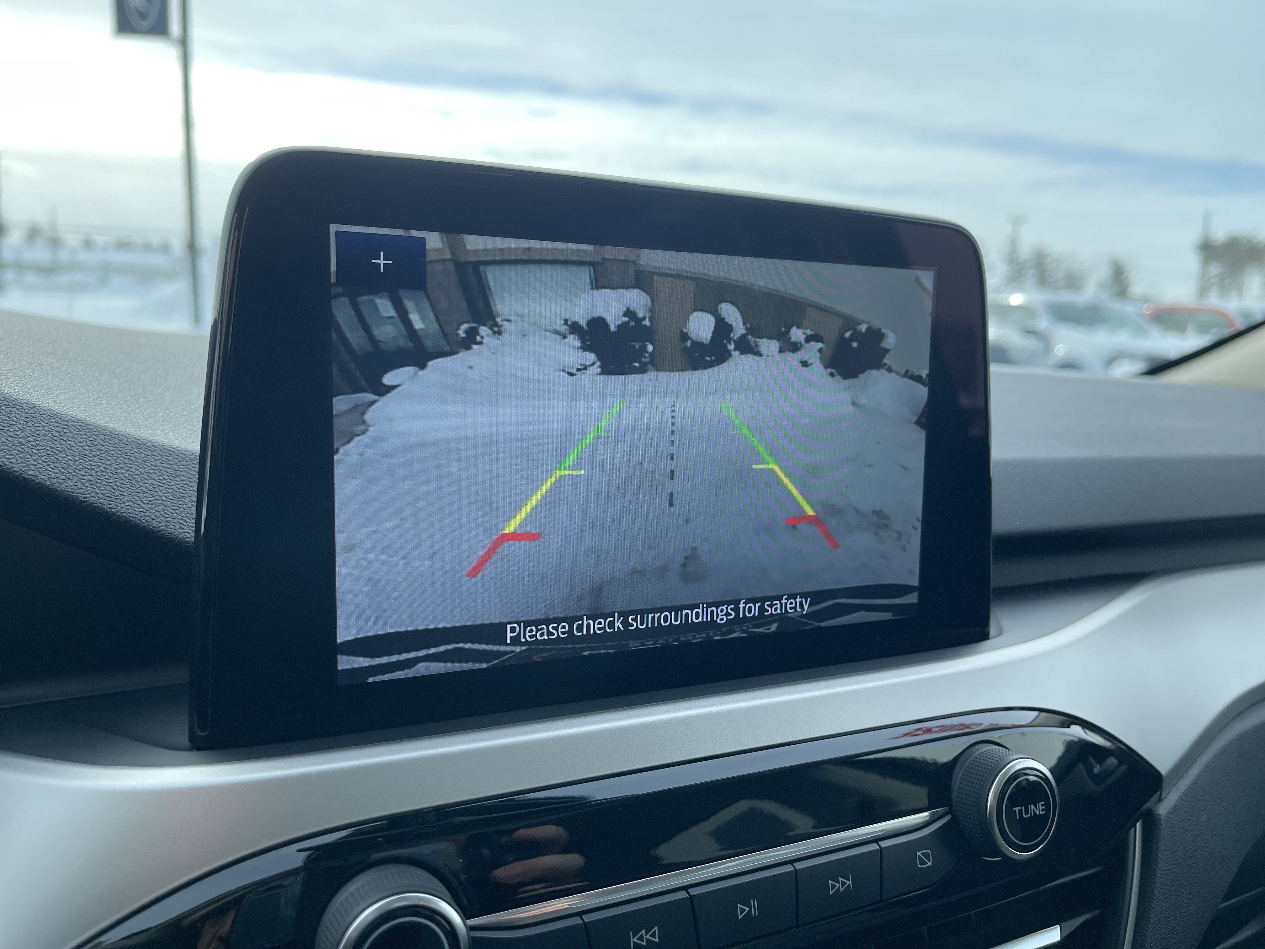 Used 2020 Ford Escape SE image 21