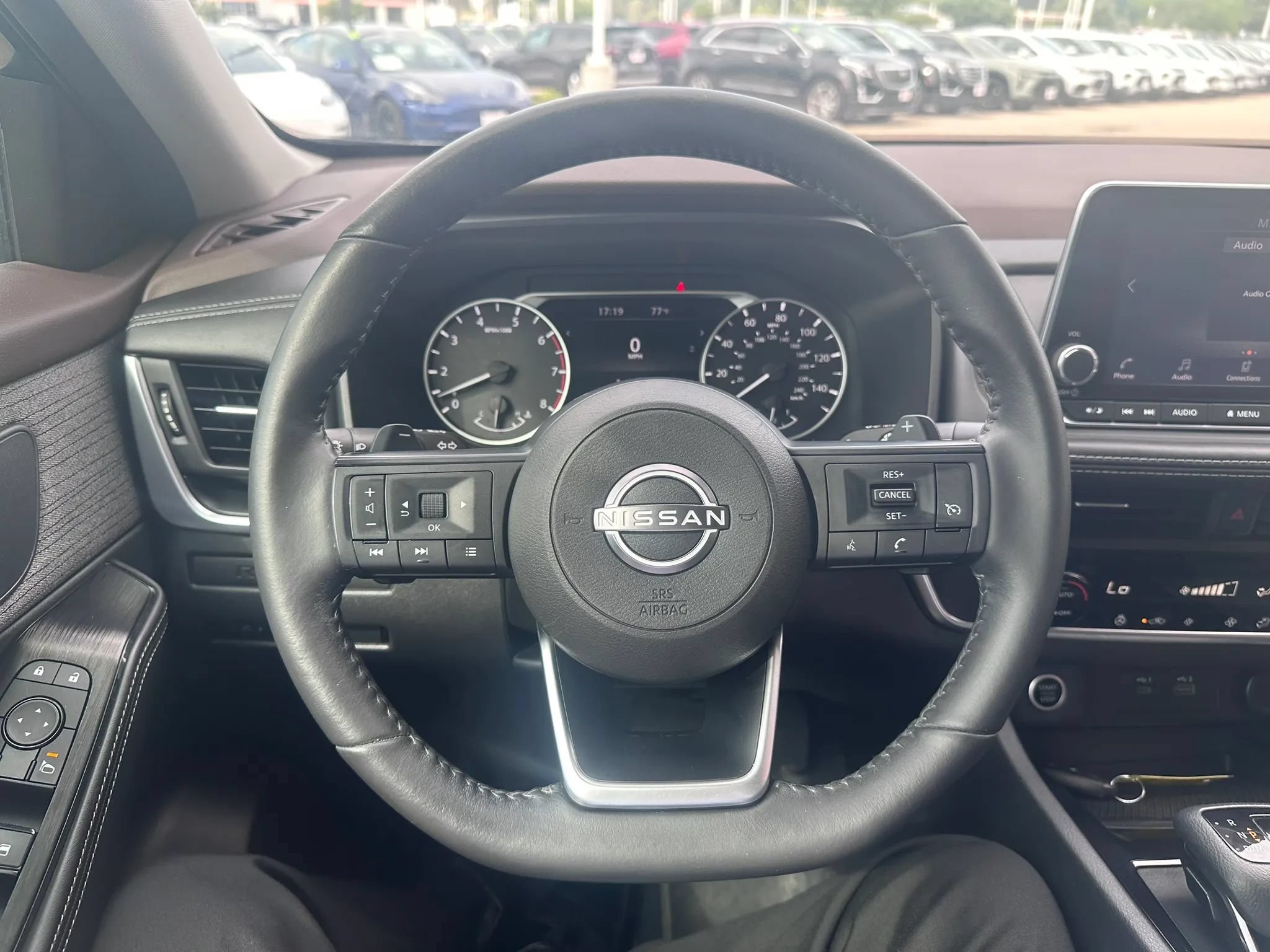 Used 2022 Nissan Rogue S AWD/4WD image 16