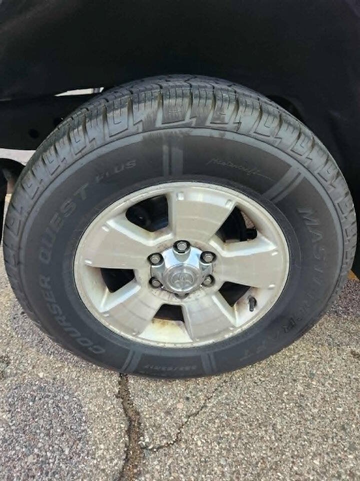 Used 2005 Toyota 4Runner SR5 AWD/4WD image 33