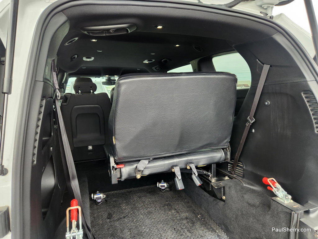 Used 2024 Chrysler Pacifica Touring FWD image 26