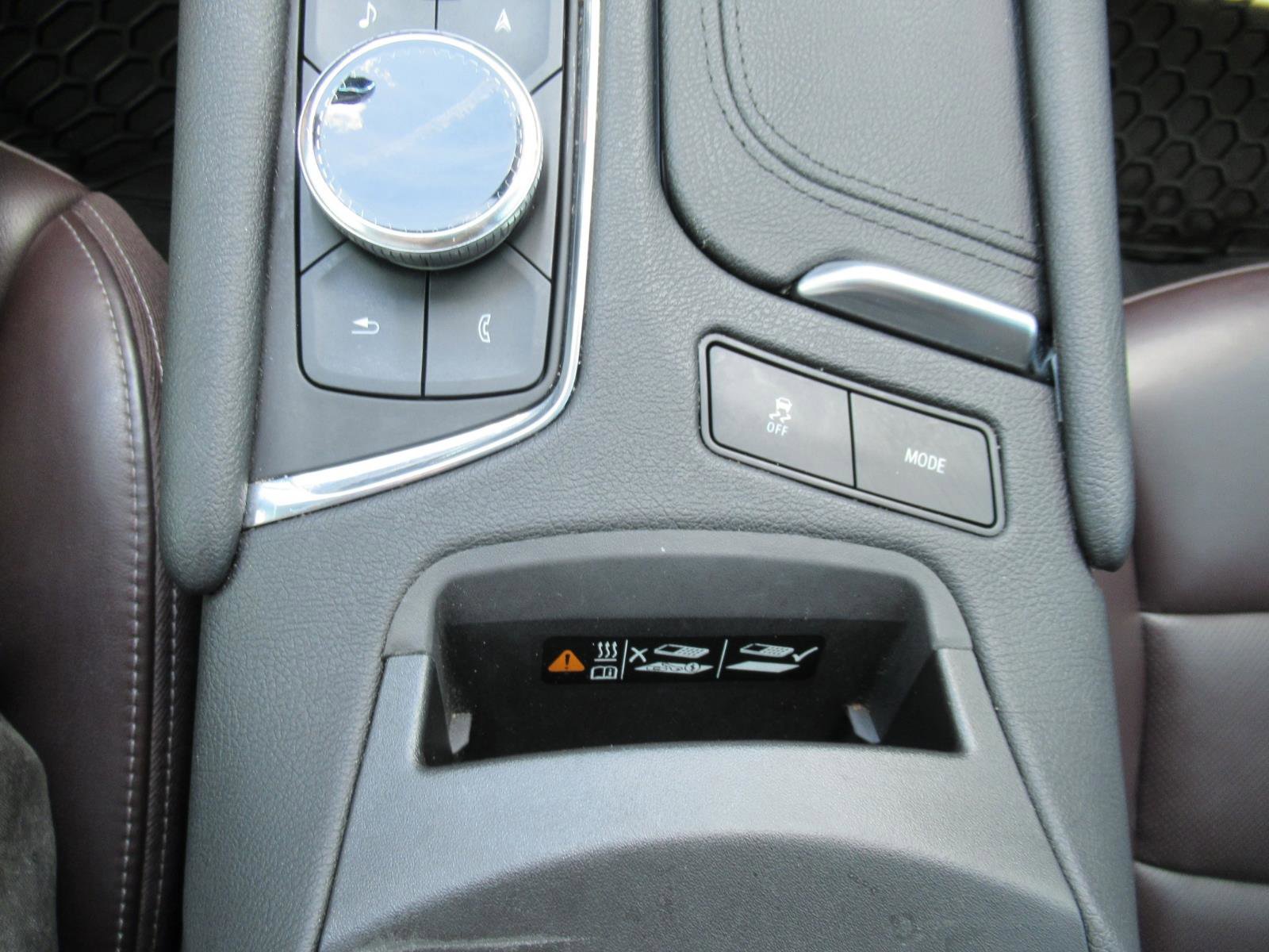 Used 2022 Cadillac XT6 Premium Luxury w/ Technology Package FWD image 25