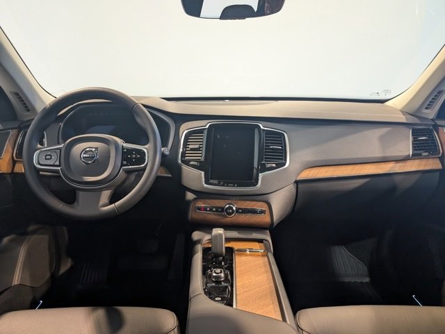 Used 2024 Volvo XC90 B6 Plus w/ Protection Package Premier image 15