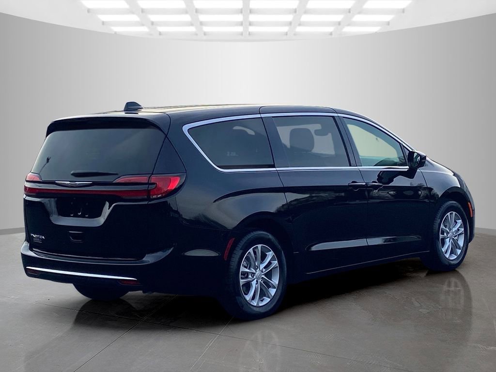 New 2026 Chrysler Pacifica Select image 7