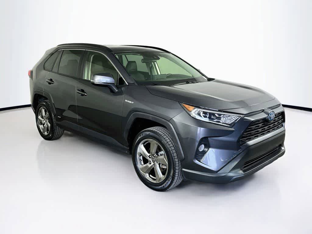 Used 2021 Toyota RAV4 XLE Premium AWD/4WD image 24