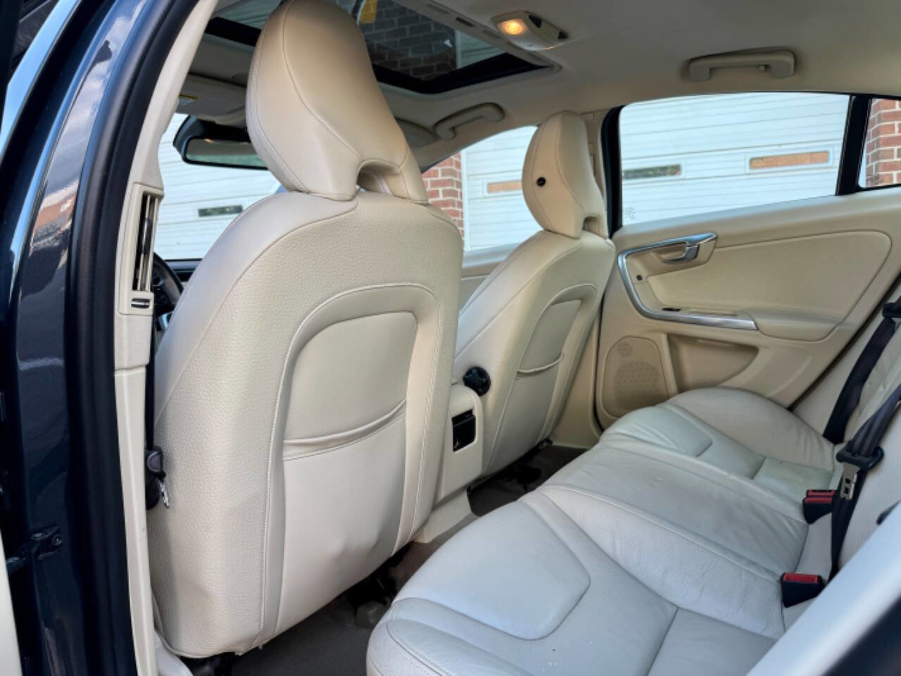 Used 2013 Volvo S60 T5 image 34