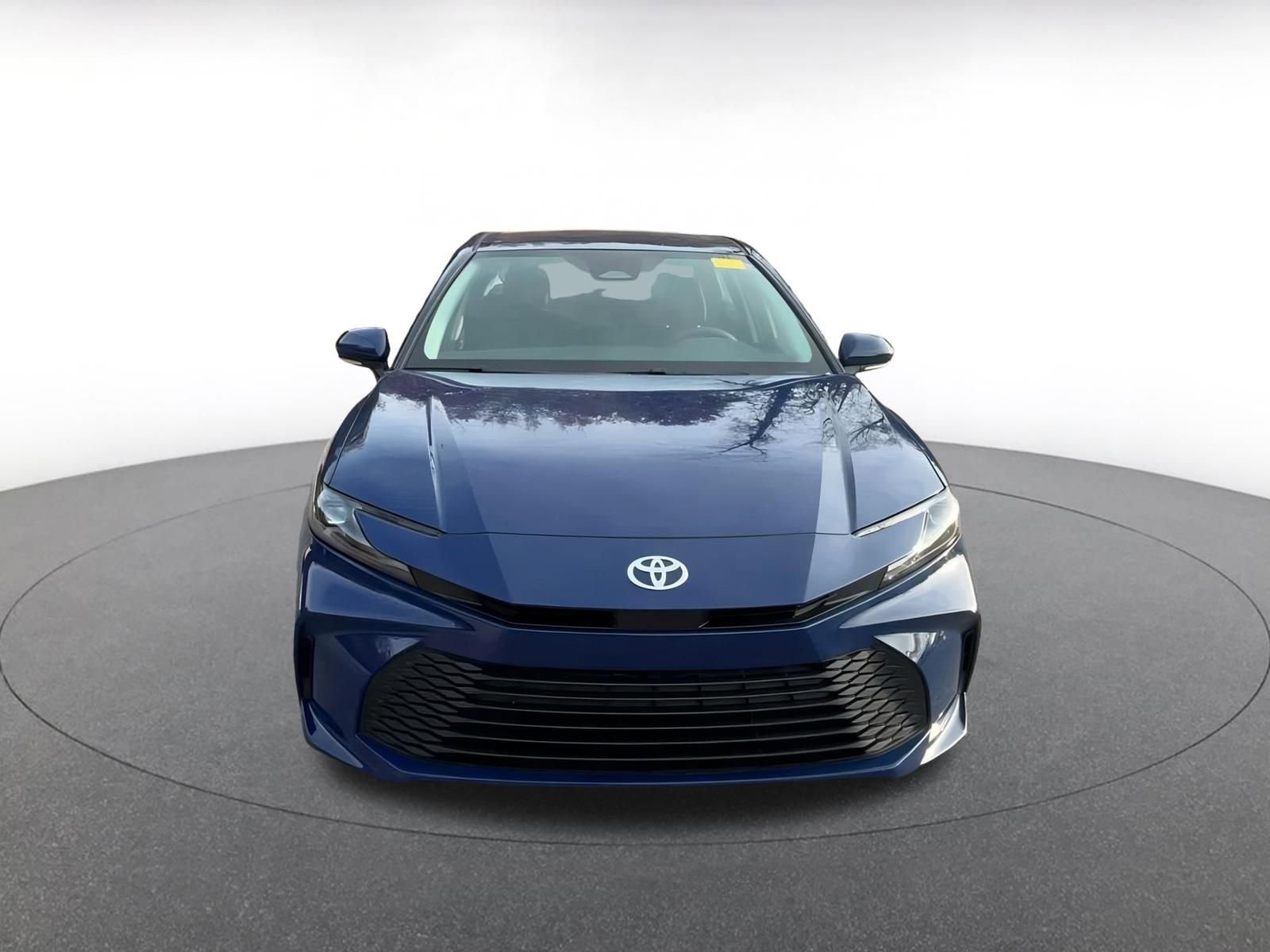 Used 2025 Toyota Camry LE image 4